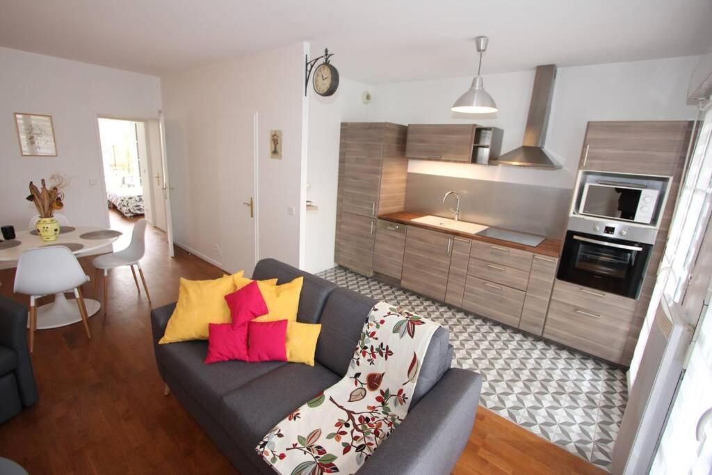 Sloan Square Apartment Bmyguest Serris Exterior photo